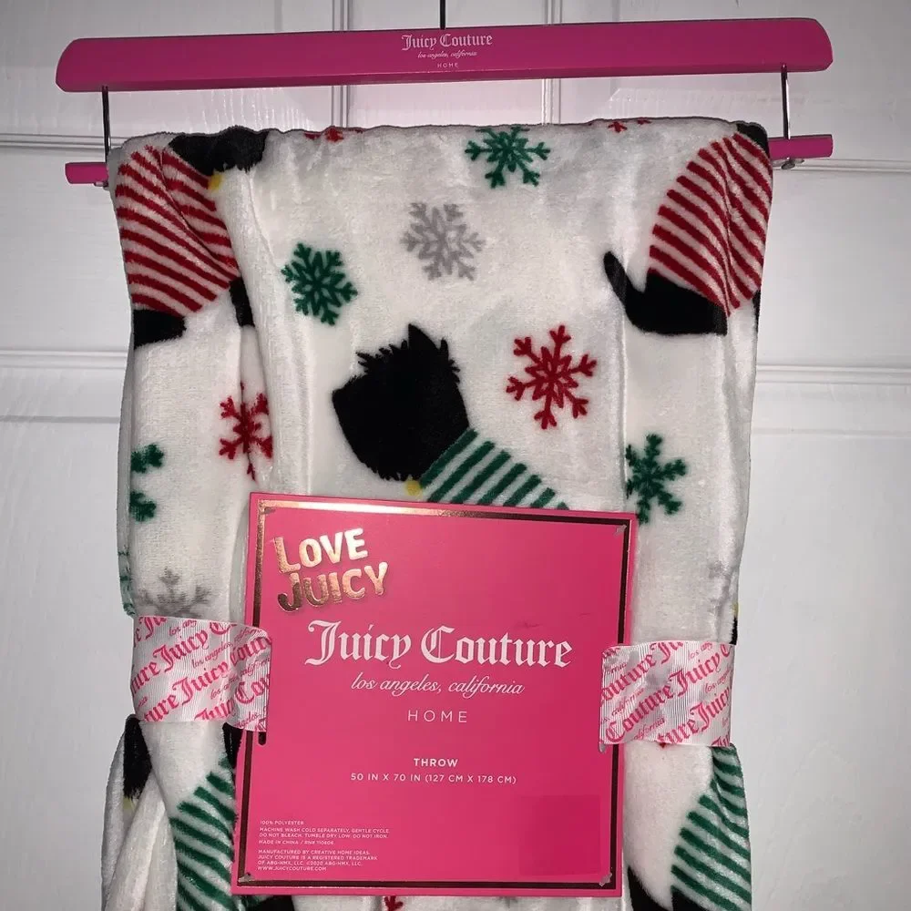 White Christmas Dog Snowflake Juicy Throw Blanket
